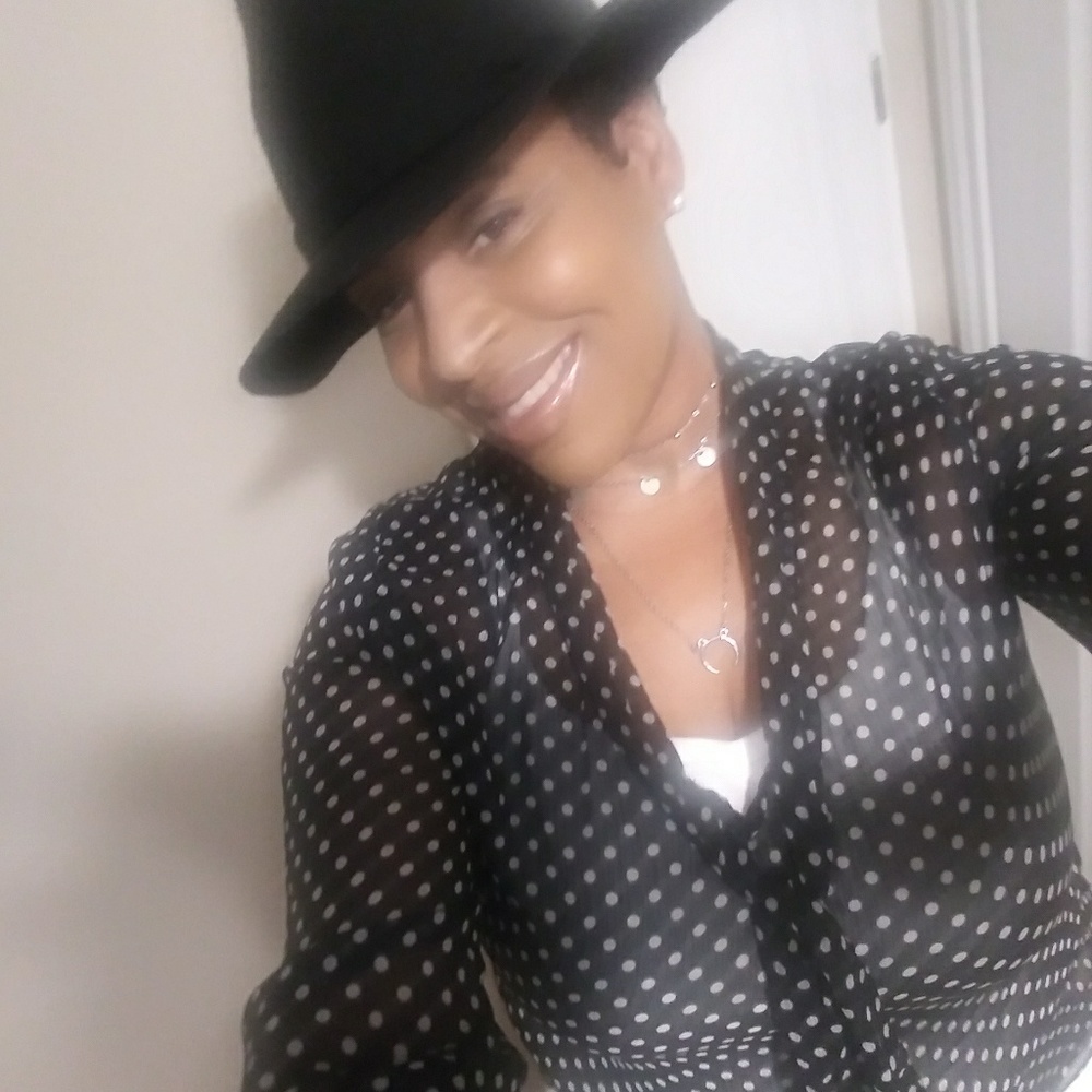 Meet your Posher, Rhonda
